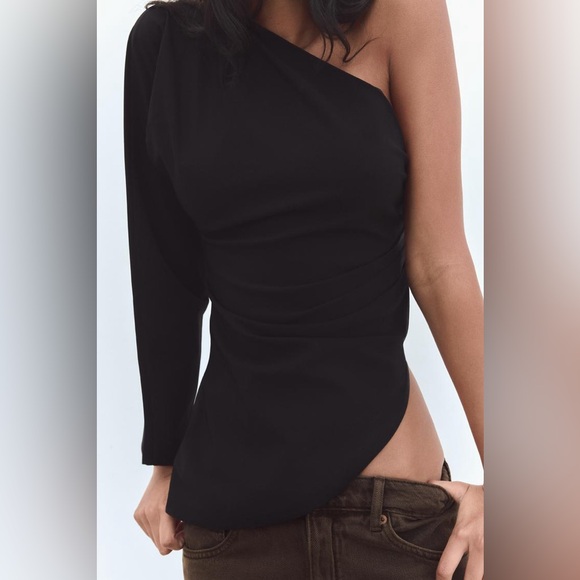 ZARA Never Worn Ruched Asymmetric Top - Picture 2 of 4